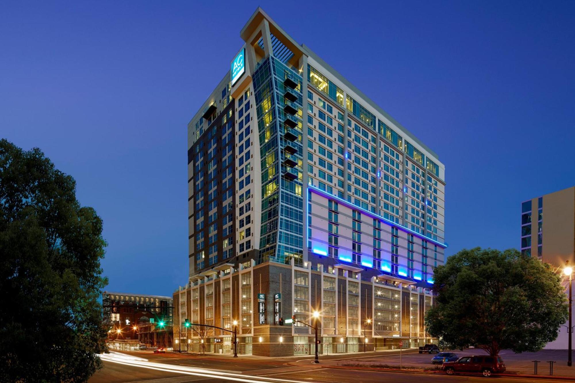 Springhill Suites By Marriott Nashville Downtown/Convention Center Exterior photo